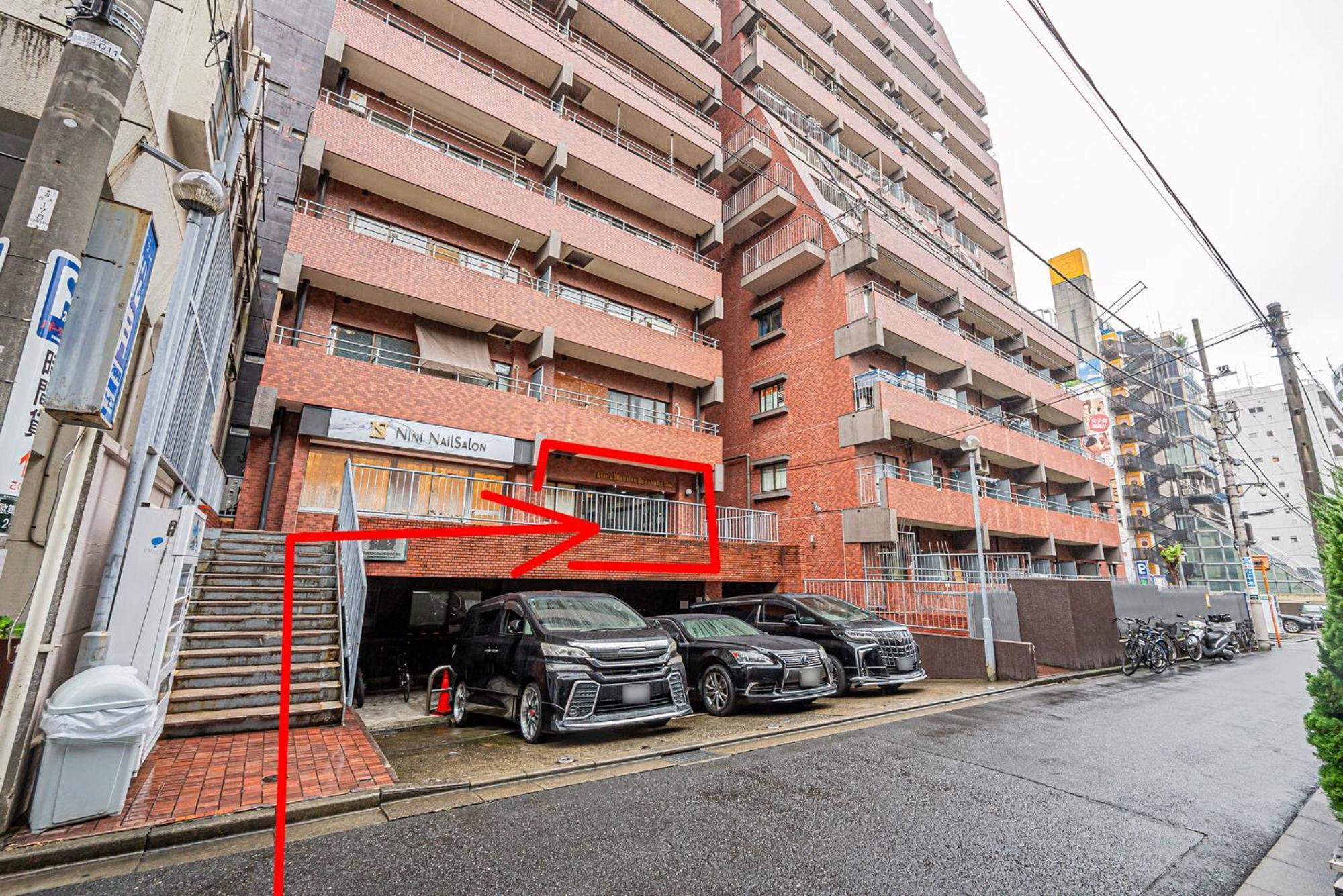 Within Easy Reach Of Shinjuku Bustling District 4 Minutes Walk From Nearest Station 2 Room Apartment With Lift Suitable For Families And Groups — Photos 1